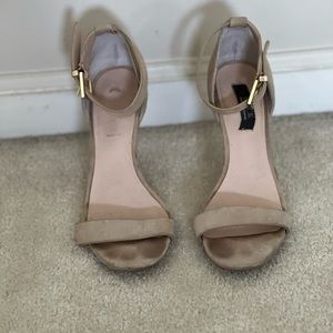Saks Fifth Avenue Taupe Sandal 6 1/2